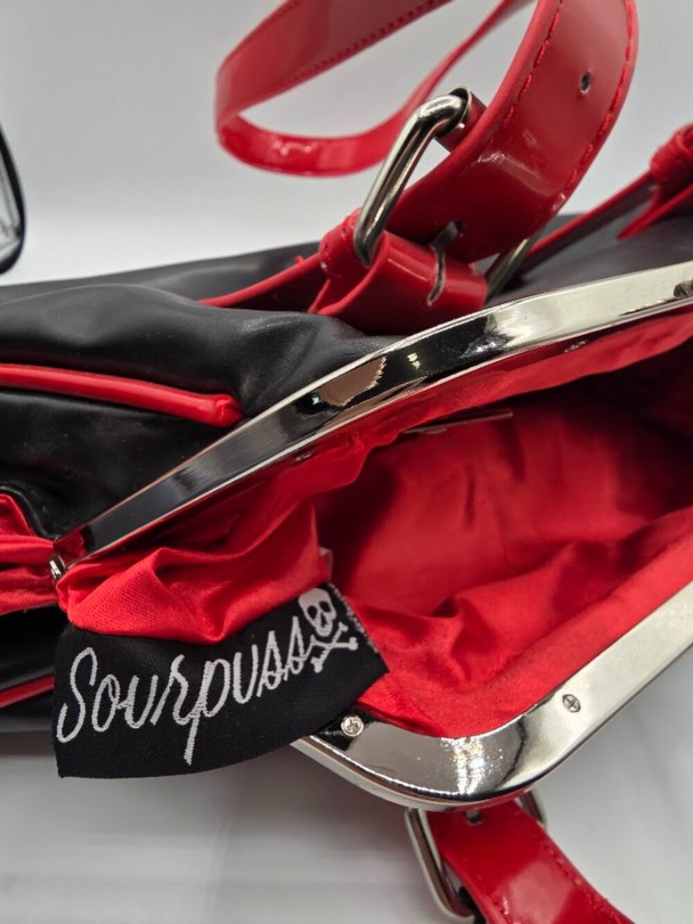 Sourpuss Retro Design Roller Derby Winged Flying Skate Handbag - Picture 12 of 13